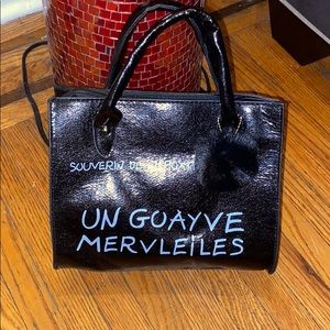 i’m selling a purse with a attachable strap